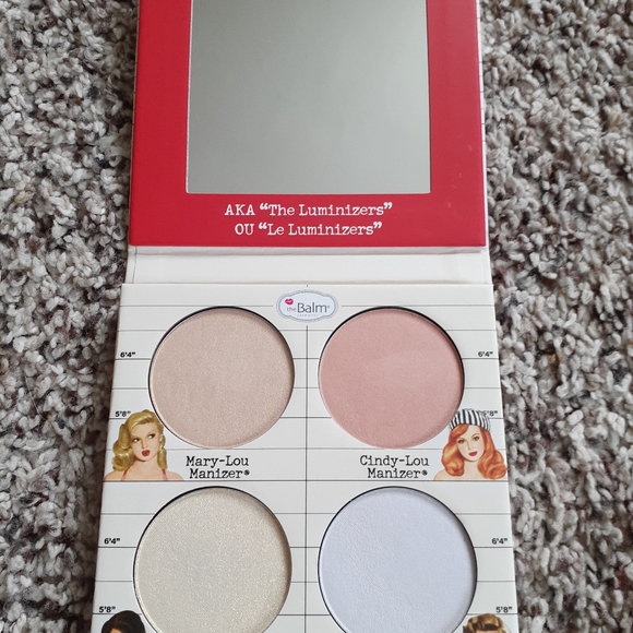 Face makeup - Picture 3 of 3